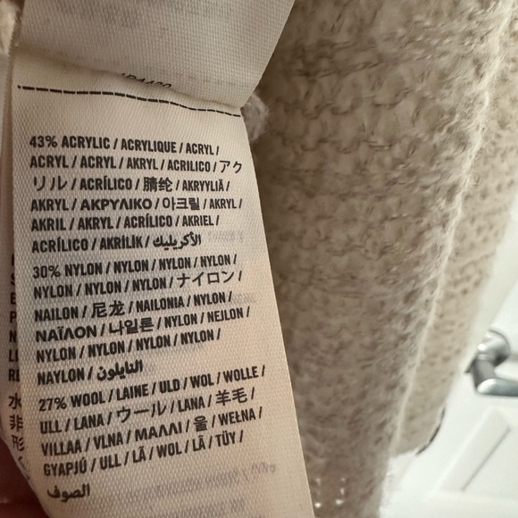 Abercrombie & Fitch cardigan sweater Size Medium - Picture 4 of 4